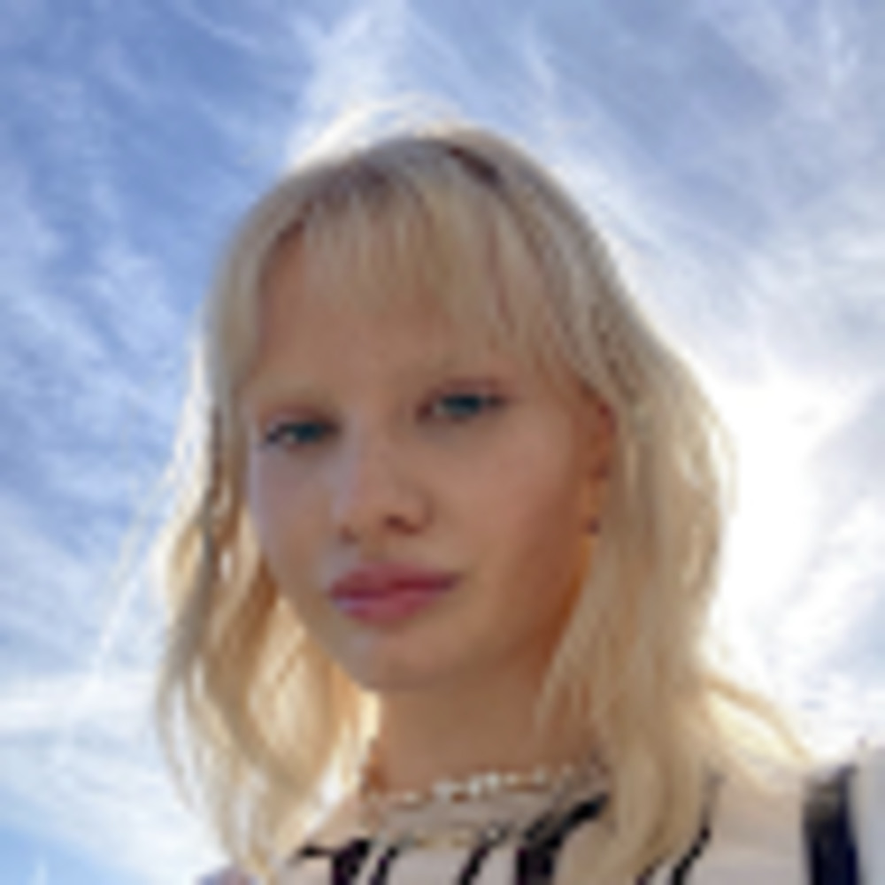 Meet your Posher, Laura